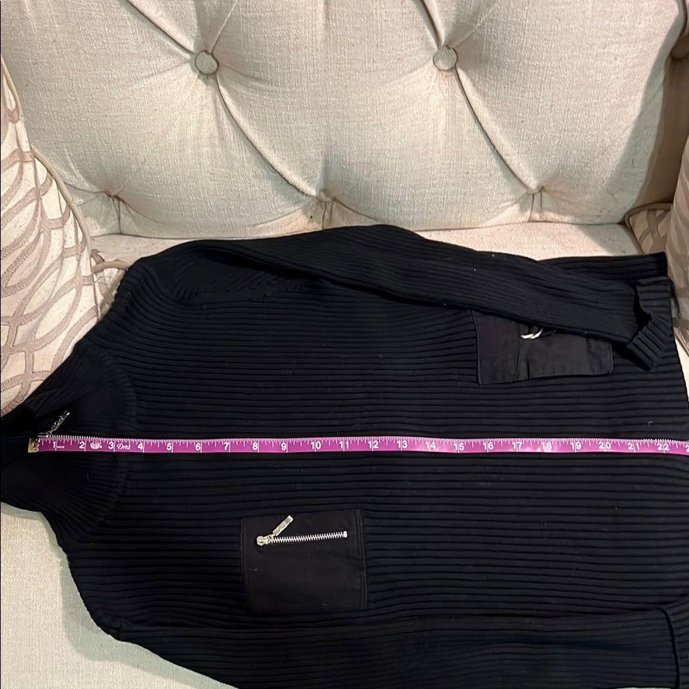 Chic Black Ribbed Zip-Up Jacket S/M - Picture 4 of 5